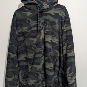 Aeropostale Men's Green Camouflage Hoodie